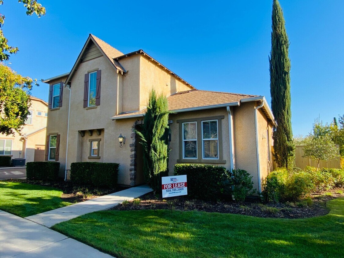Foto principal - $2,150 Zero Deposit Ask Me How, Harlan Ran...