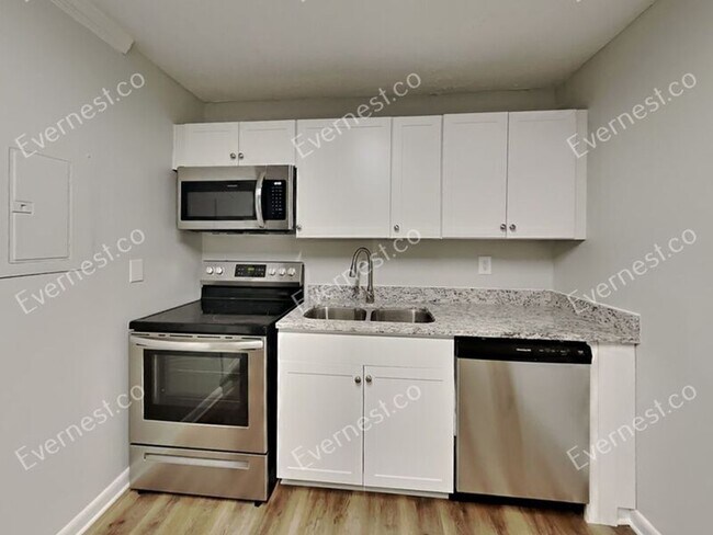 Foto del edificio - 2168 Rexford Dr