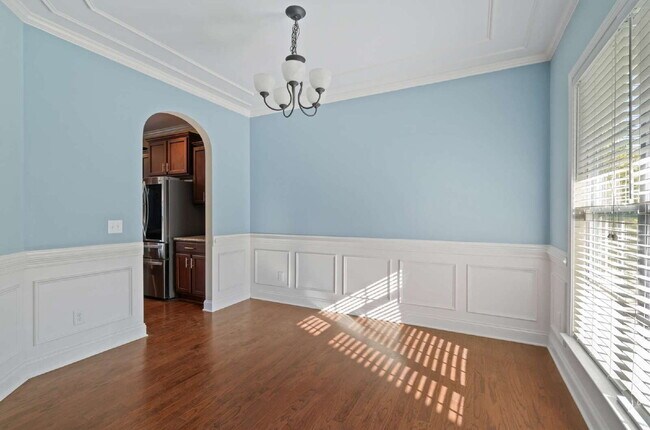 Foto del edificio - Charming 4-Bed Home in Durham with Fenced-...