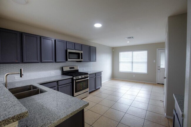 Foto del edificio - 718 Remwick Dr