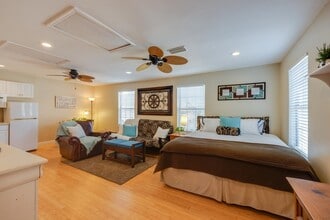 Building Photo - 3789 Overlook Dr