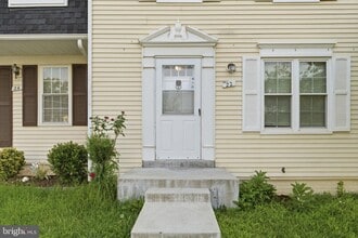 Building Photo - 22 Quincy Ct