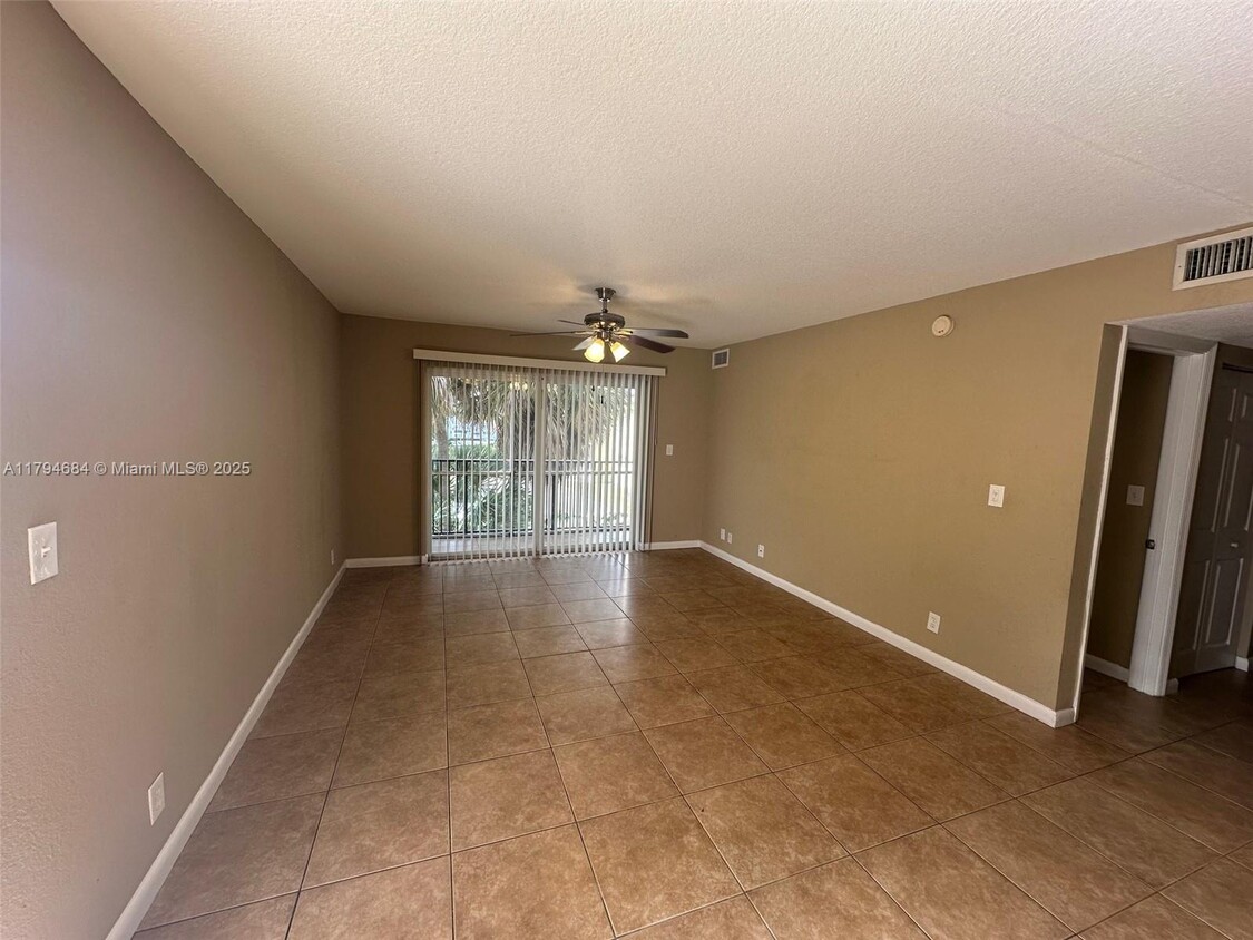 Foto principal - 2830 NW 55th Ave