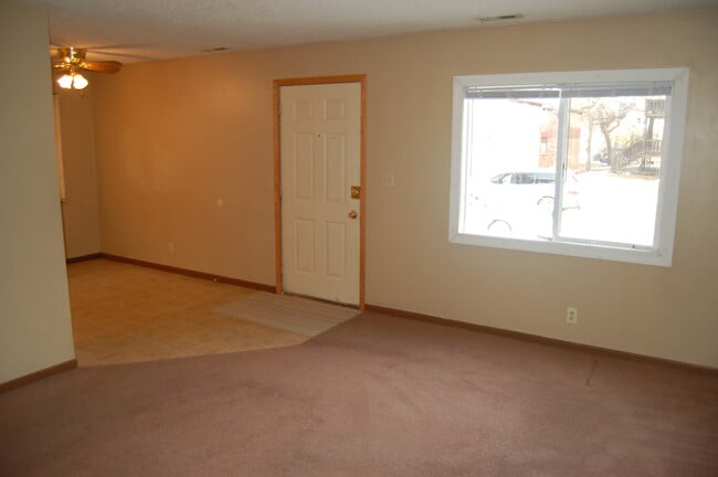 Front entrance/Dining/Living room - 4945 Walker Ave