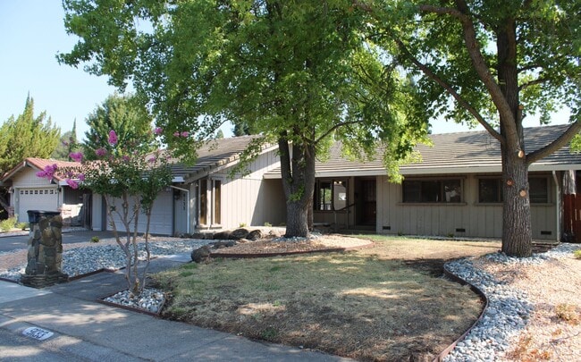 Building Photo - 9133 Winding Oak Dr