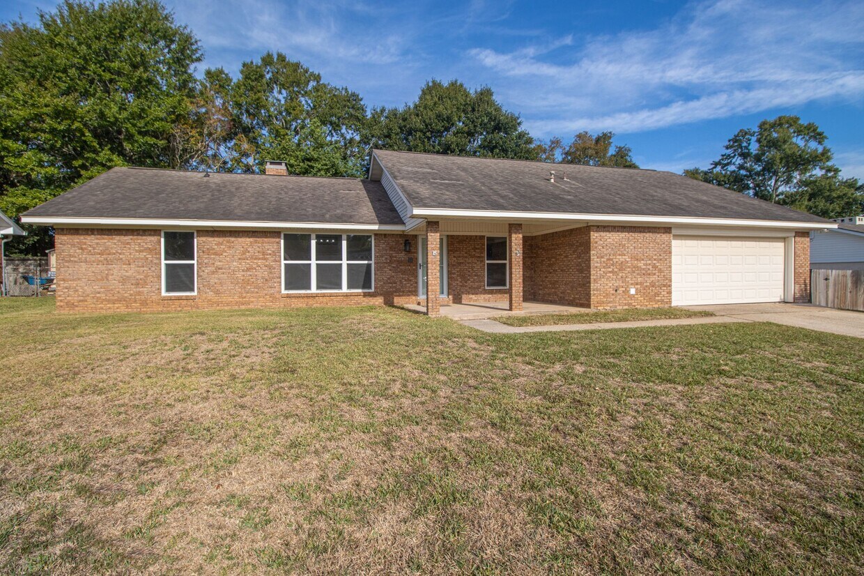 2220 Baywood Dr, Biloxi, MS 39532 House Rental in Biloxi, MS