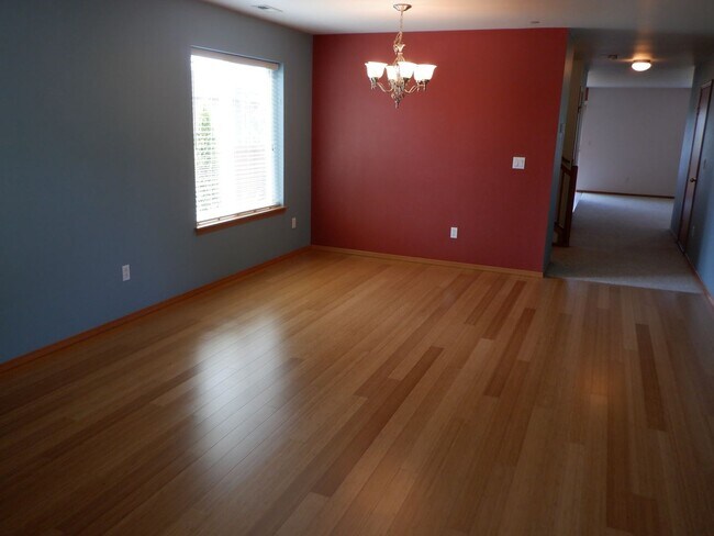 Building Photo - 1393 Foreman Rd