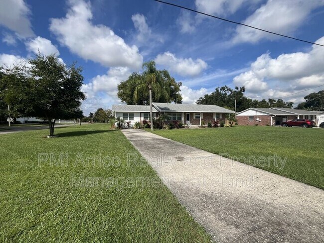 Building Photo - 345 S Ilakee Ave