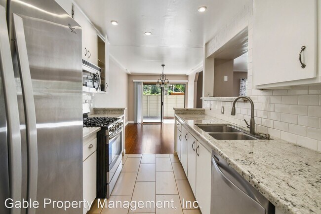 Foto del edificio - 3 br, 2.5 bath House - 23554 NEWHALL AVE. #3