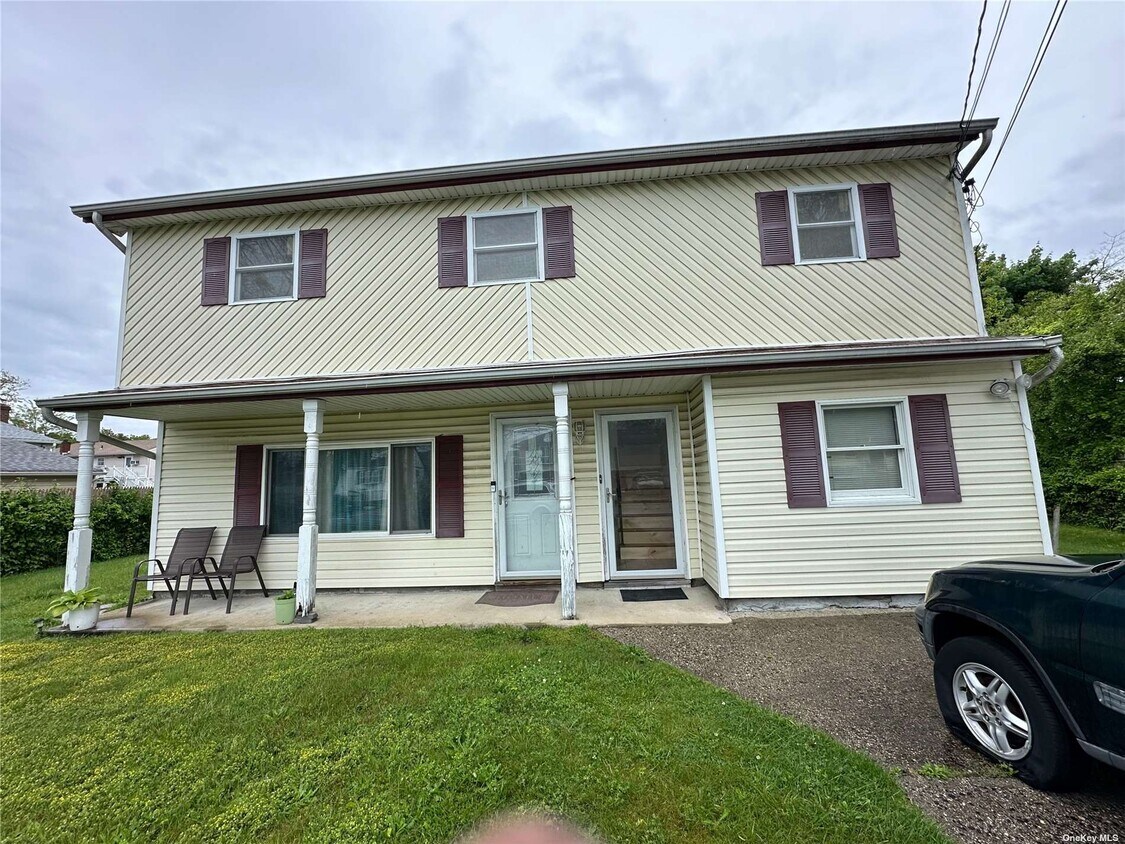 Primary Photo - 21 Pine Rd