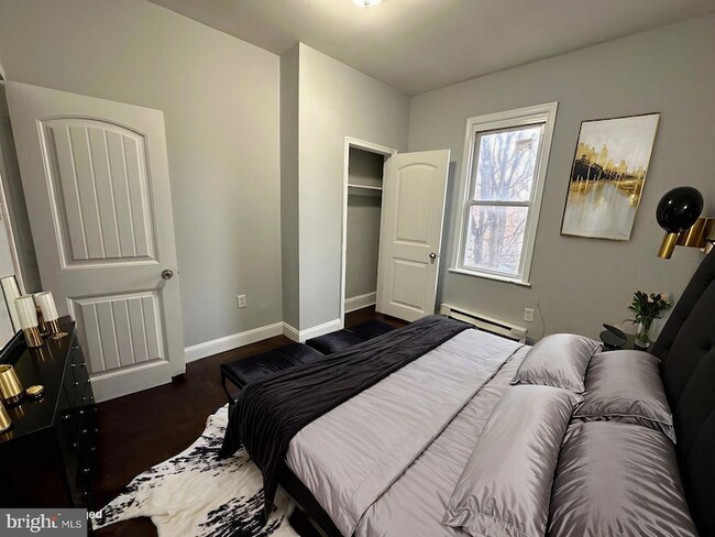 Photo - 1948 E Monmouth St Townhome