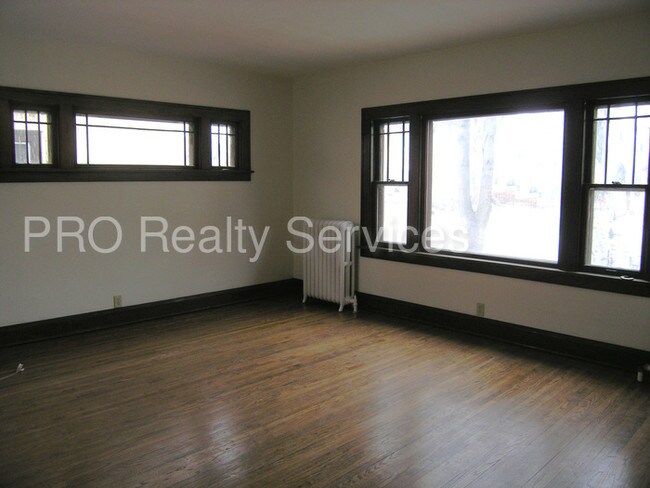 Building Photo - 4236 Emerson Ave N