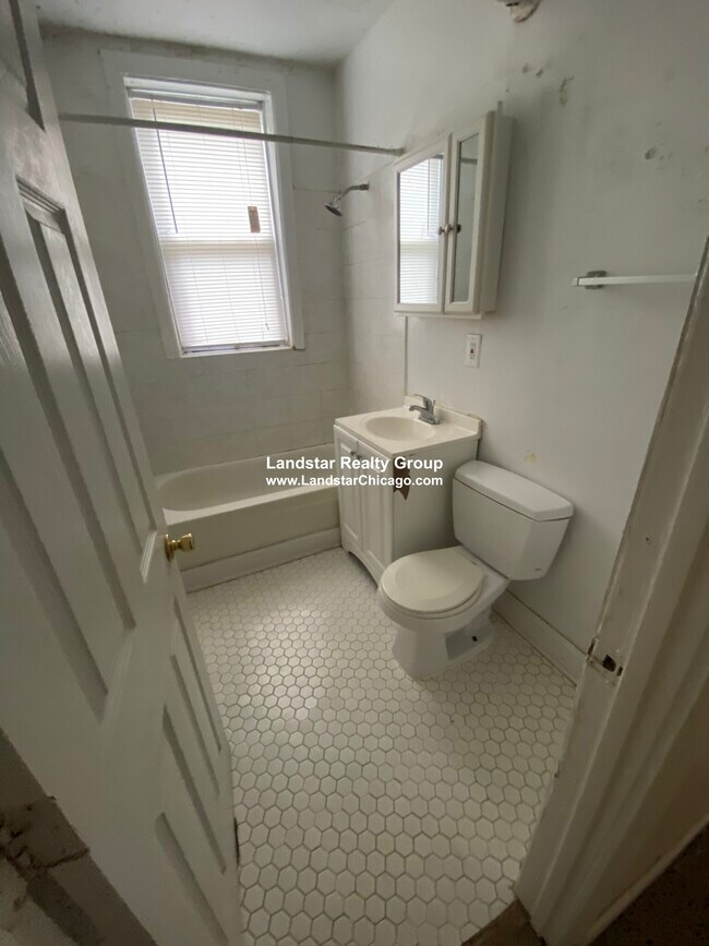 Foto del edificio - 3258 W Belle Plaine Ave