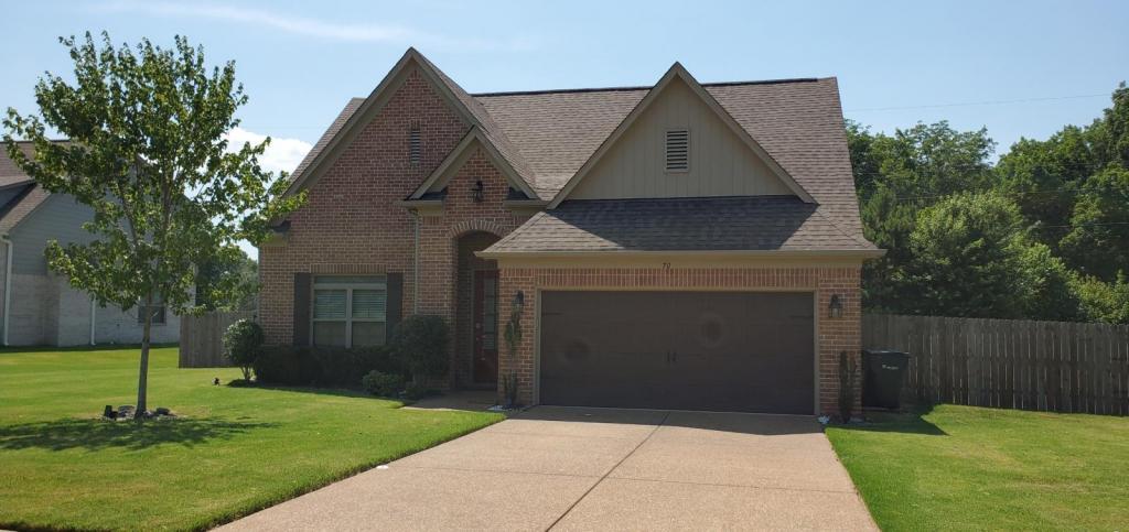 Primary Photo - 70 Southwind Dr