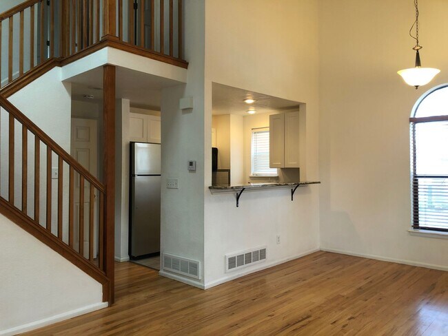 Building Photo - 346 Owl Dr