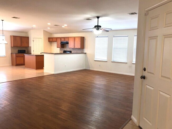 Building Photo - 7833 Squirrel Hollow Dr