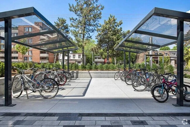Building Photo - Dufferin Crossing