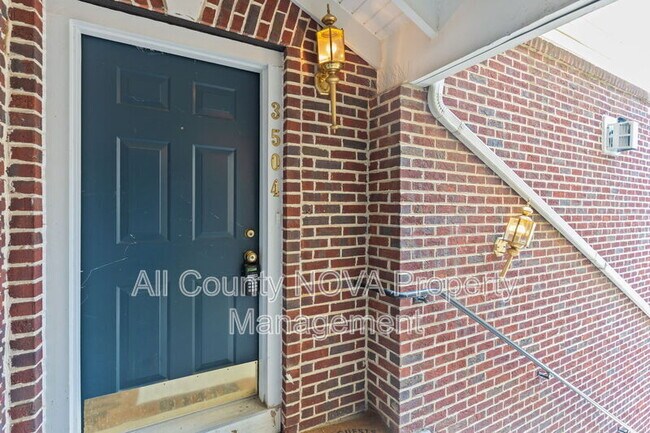 Foto del edificio - 3504 Carriage Walk Ln