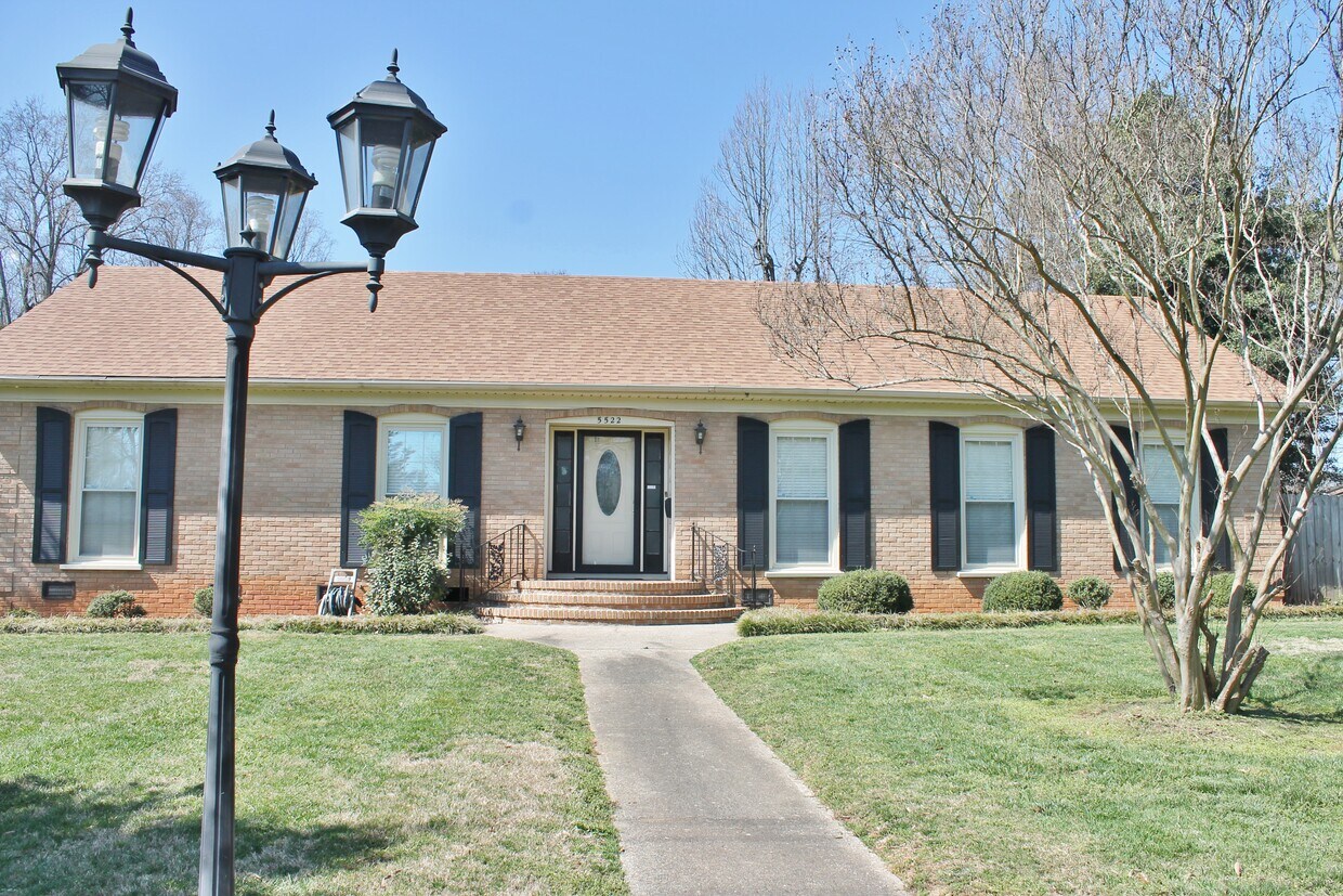 Primary Photo - 5522 Sharon Rd