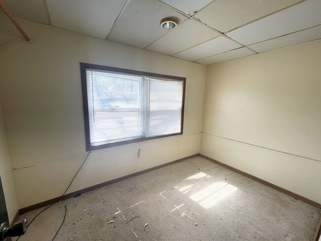 Building Photo - 401 N Rowley St