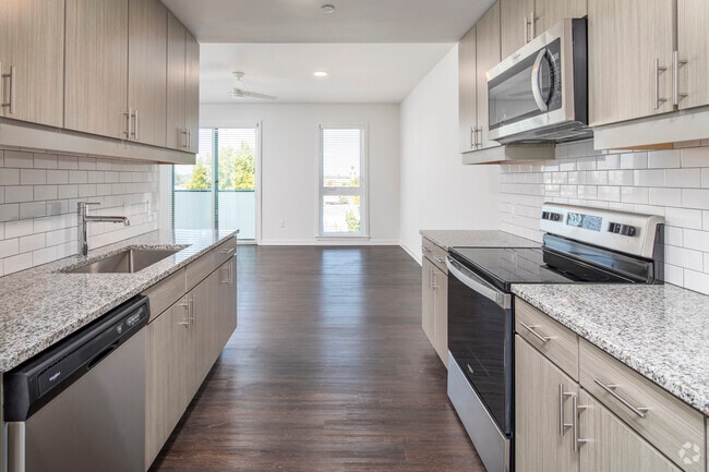 Studio, 1 bath, 515 sq ft - Lakeview Green Apartments