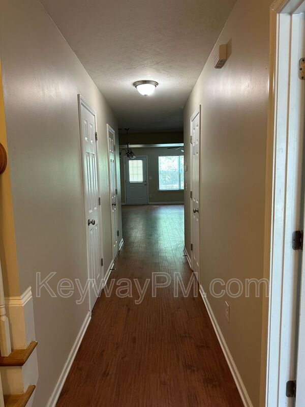 Foto del edificio - 2035 Reserve Ln