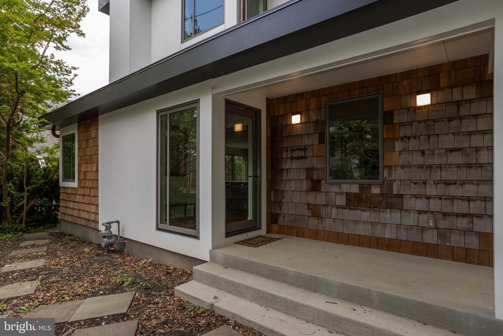 Foto principal - 4348 River Rd NW