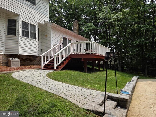 Building Photo - 1009 Wales Dr