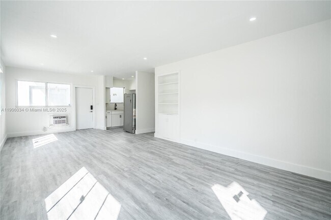 Foto del edificio - 6871 Abbott Ave