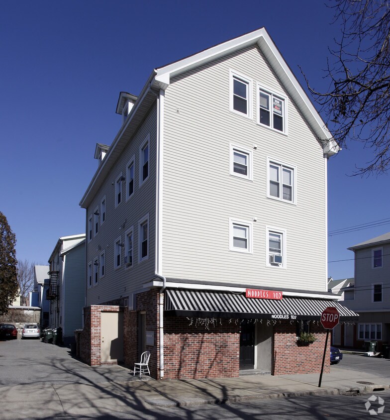 Primary Photo - 102-104 Ives St