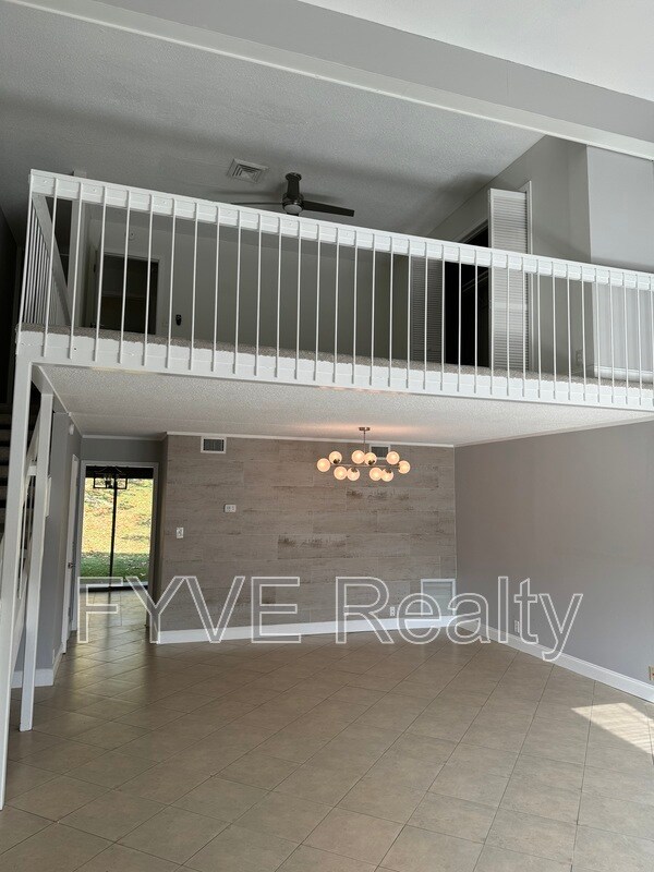 Foto del edificio - 525 Canberra Dr