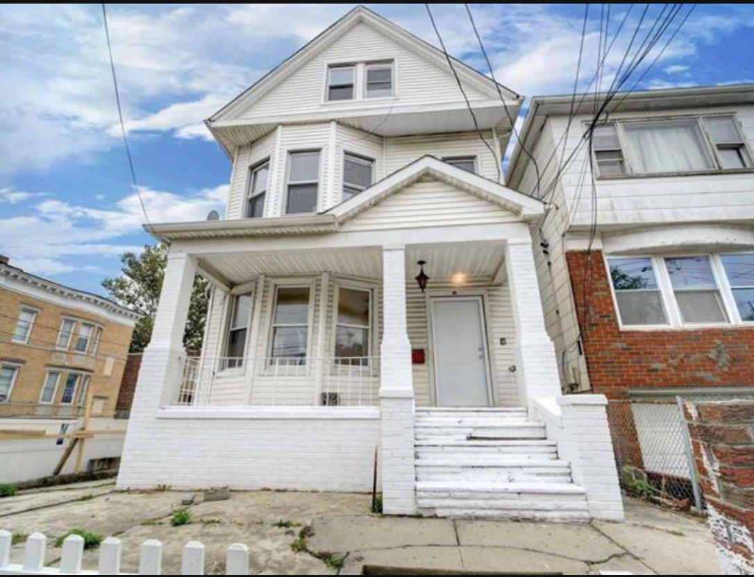 Primary Photo - 41 Bergen Ave