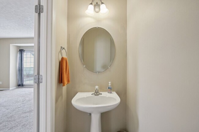 Foto del edificio - 7841 Heaton Way