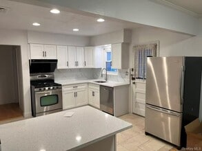 Building Photo - 49-64 175th Pl