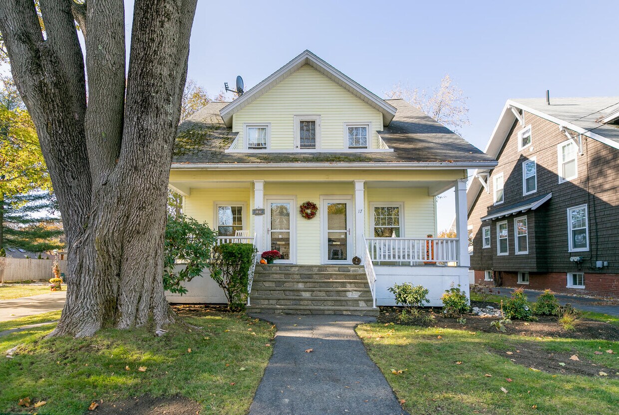 Primary Photo - 17 Bancroft St