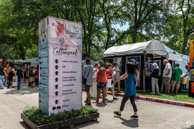 The Richardson Art Festival is filled with art loving residents.