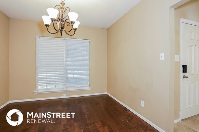 Building Photo - 2716 Hemingway Dr