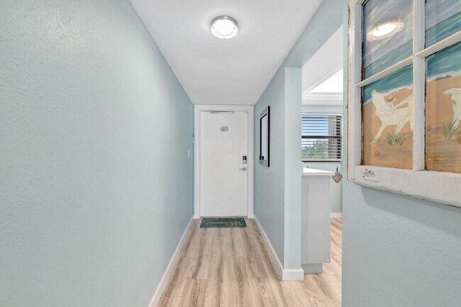 Building Photo - 10310 S Ocean Dr