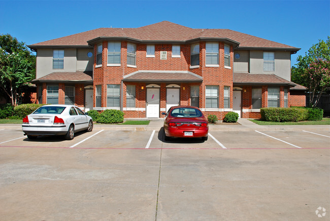 Foto del edificio - Frankford Townhomes