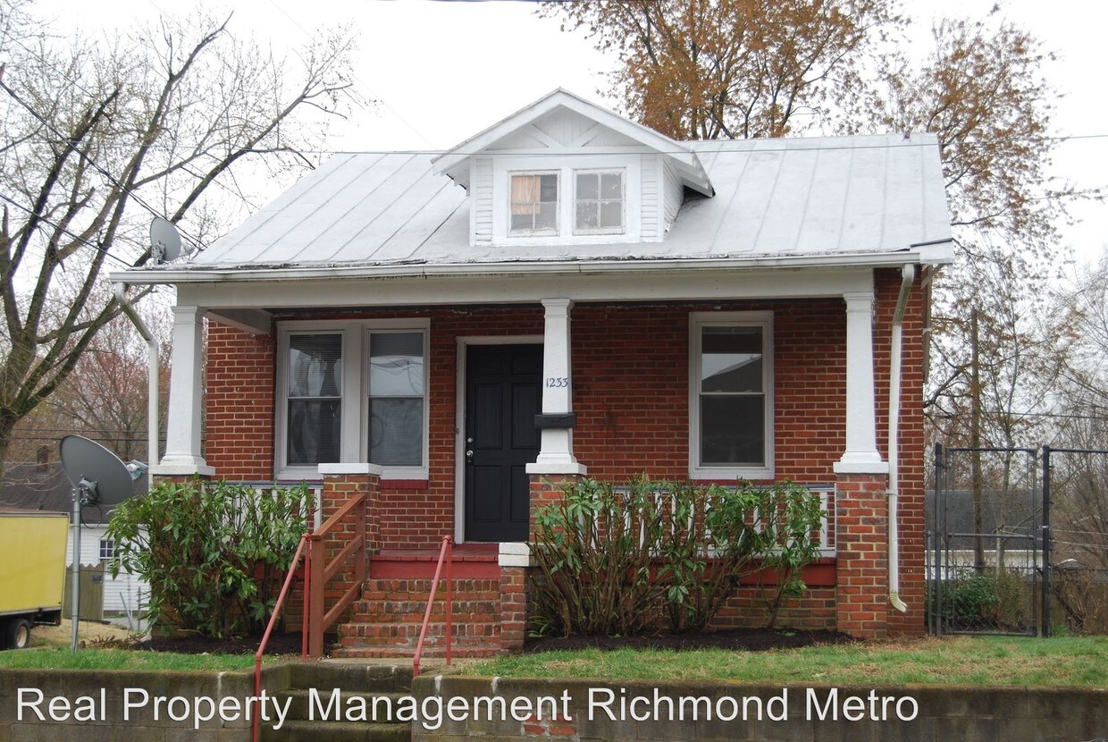 Primary Photo - 1233 Garber St