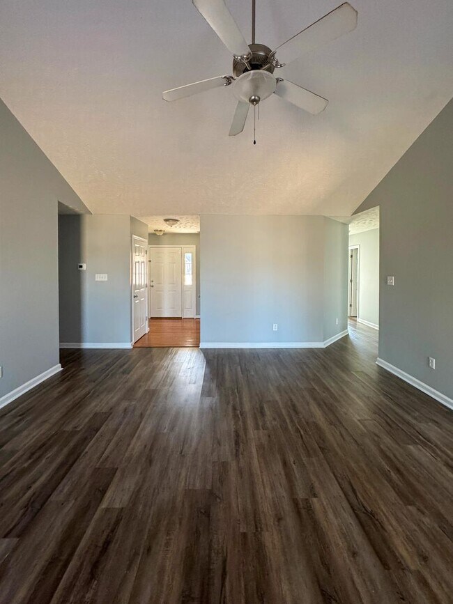 Foto del edificio - Charming 4 Bed 2 Bath Raeford Home