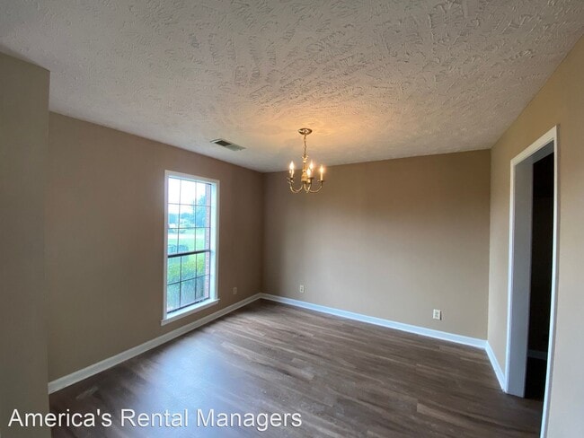 Building Photo - 3 br, 2 bath House - 106 Blushing Groom St
