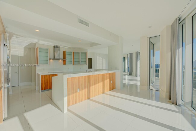 Building Photo - 4100 Island Blvd