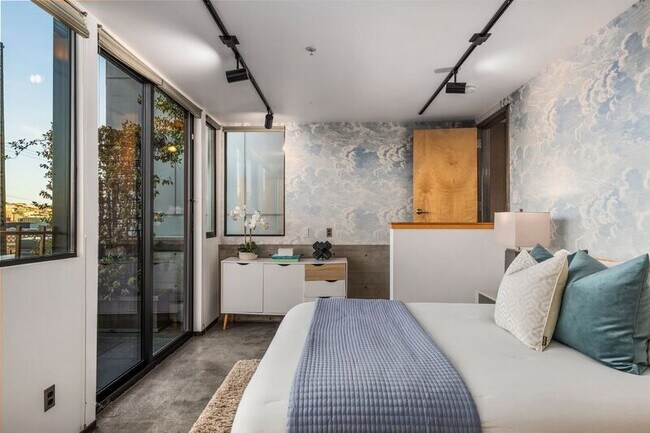 Foto del edificio - 1707 D Dexter Ave N