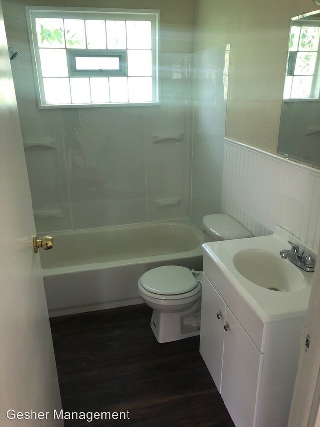 3 Br 2 Bath House 310 Greenway Dr House For Rent In Pittsburgh Pa Apartments Com