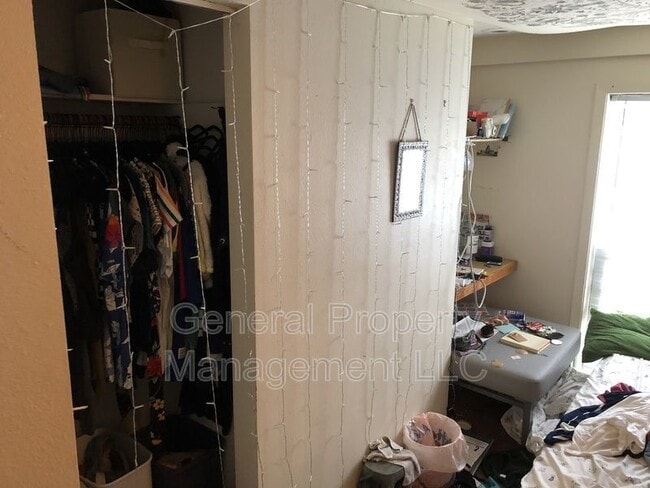 Foto del edificio - 3 bedroom 1 bathroom on Water street and n...