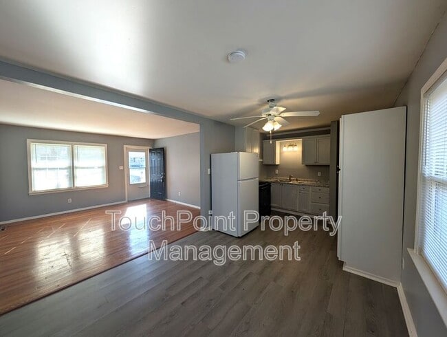 Foto del edificio - 4737 Pineleaf Dr