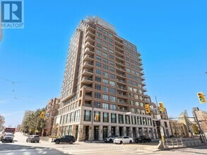 Building Photo - 155-155 St Clair Ave W