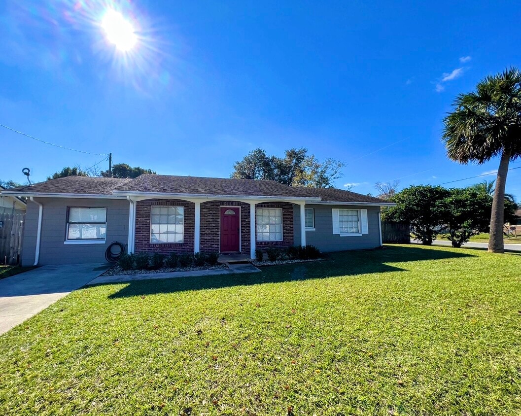 Front of House - 4865 Darwood Dr (Orlando, FL)