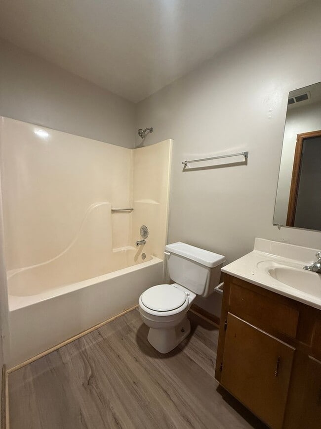 Foto del edificio - 101/103 Cooper Springs Ct